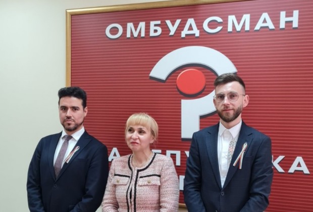 Стачкуващи служители на МВнР на среща с омбудсмана Ковачева