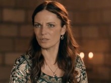 Нов сериал със секси актриса тръгва по БНТ