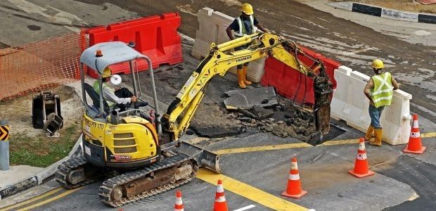 Авариен ремонт на водопровод ограничава движението по пътя Видин-Лом