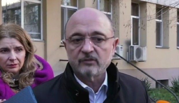 Министър Меджидиев свиква среща за рисковете в акушерството