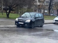 Пловдивчанин: Този е пълен тъпунгер да паркира така