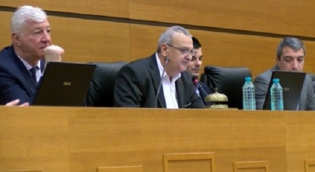 Канонада от питания към общинската администрация на Пловдив
