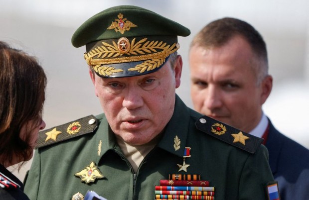 Решението на Кремъл да постави висшия командир на Русия да