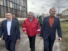 Министърът на енергетиката дари климатици за пострадалите от наводненията в Карловско