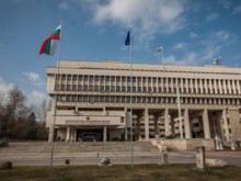 С безпрецедентна стачка служителите в МВнР извоюваха увеличение на заплатите