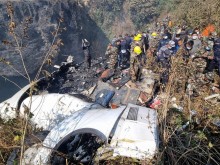 Всички 72 пътници са загинали при падането на самолет в Непал