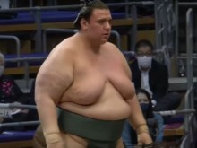 Аоияма допусна втора загуба на турнира по сумо в Токио