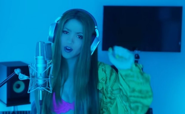 Колумбийската певица Шакира има нов клип в YouTube, който събра