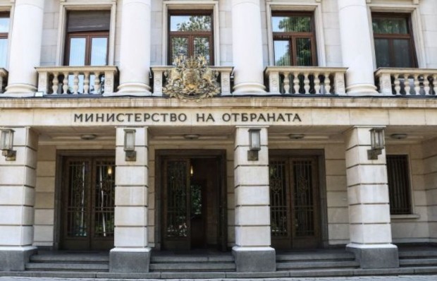 МО категорично отхвърли твърденията за български самолети в Украйна