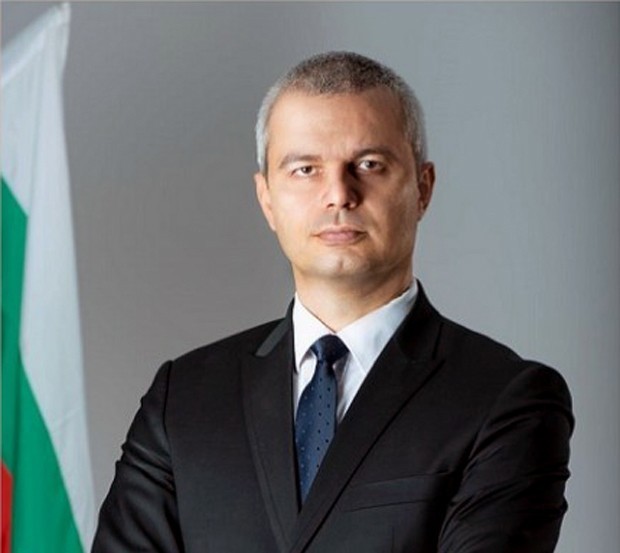 Костадинов: Шансовете за съставяне на правителство с третия мандат са нулеви