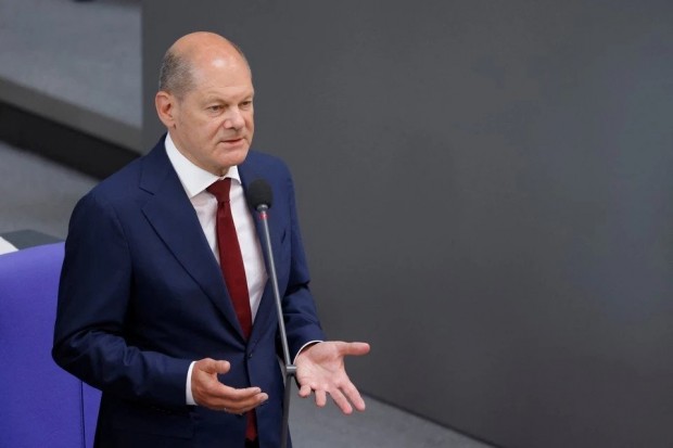 Шолц прие оставката на министъра на отбраната на Германия