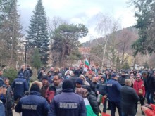 Жители на Кюстендил протестират срещу високите данъци
