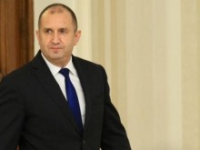 Социолог: Абдикирането на партиите от управлението е като филма "Спасяването на редник Радев"