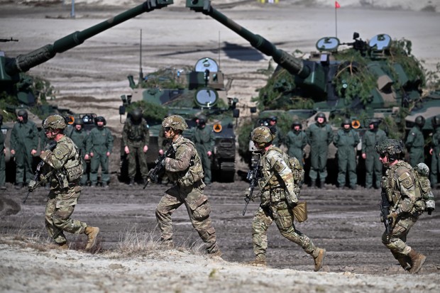 Полша увеличава военната си групировка на източната граница