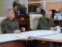 Шойгу инспектира група войски "Восток" на бойното поле в Украйна