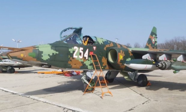 Всички самолети Су-25, които са по щат на Българската армия,