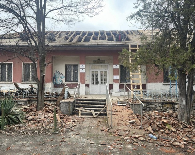 Започнаха ремонтните дейности по Домашния социален патронаж в Стамболийски