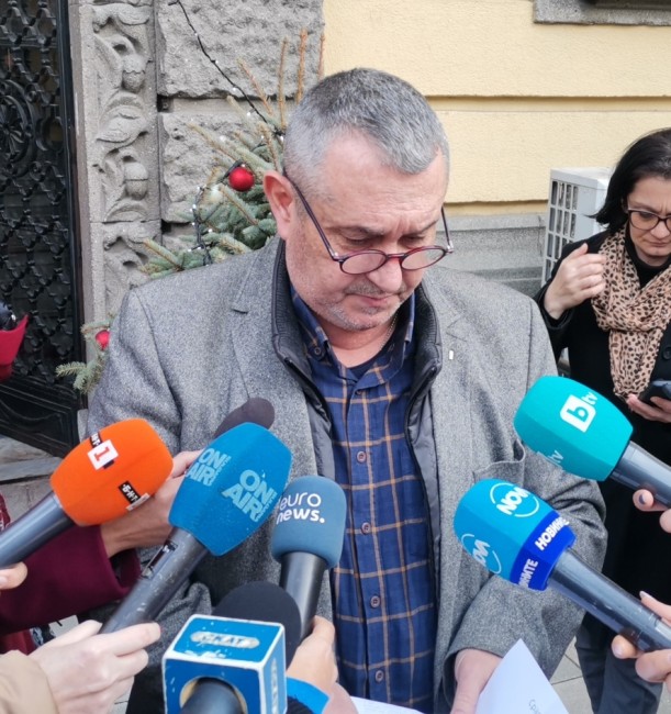 РЗИ-Бургас за сигнала за припаднало пред болница дете: Няма нарушения от страна на лекарите