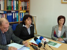 Зрелостниците се явяват на матура с черен химикал