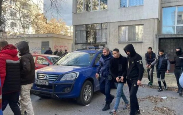 Седем нелегални мигранти са заловени в апартамент в столичния квартал Хаджи Димитър
