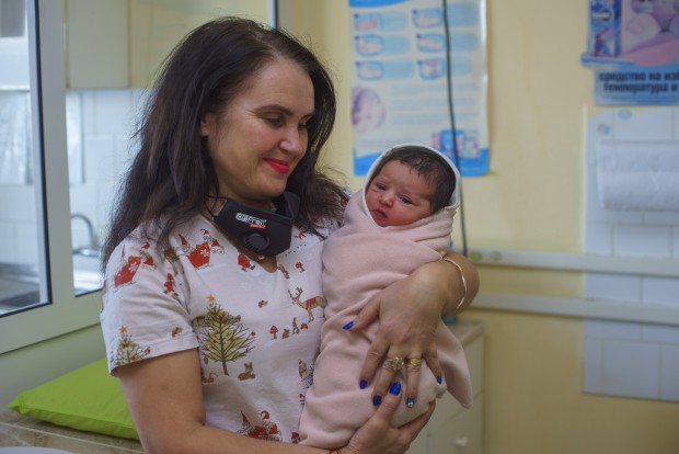 84 семейства са подпомогнати финансово от Община Мездра при раждането на дете