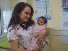 84 семейства са подпомогнати финансово от Община Мездра при раждането на дете