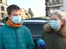 Руснаци, живеещи в България, даряват джипове на Украйна