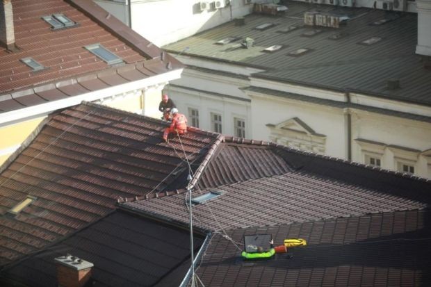 Вятърът нанесе щети на БАН и на Министерски съвет