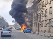 Кола избухна в пламъци
