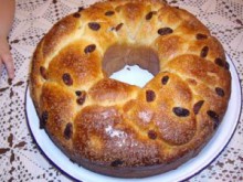 Опашки се вият за Великденски козунаци
