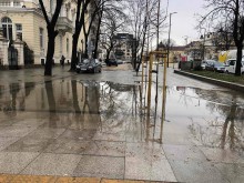 Езерце до подлеза на Ректората на Софийския университет