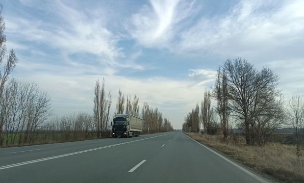 Възстановиха движението по пътя Шумен-Варна