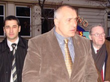 Премиерът и министри пристигат на благотворителен бал под егидата на Иван Тотев