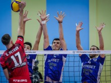 Волейболистите на Нефтохимик победиха Левски в Пазарджик