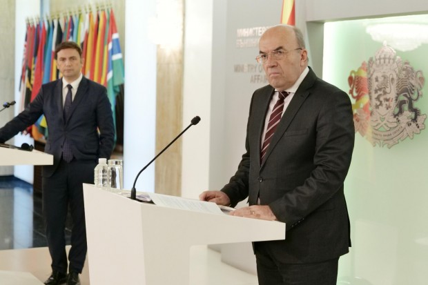 Министрите Николай Милков и Буяр Османи ще посетят пострадалия българин от Северна