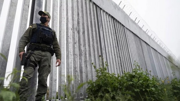 Гръцките власти показаха на посланиците от ЕС оградата по границата с Турция