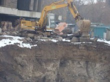 Режат 55-метровата кула на "Централ - Пловдив" 