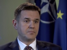 Стоянов: Нинова призна, че е знаела, че се заобикаля забраната за износ на оръжие към Украйна