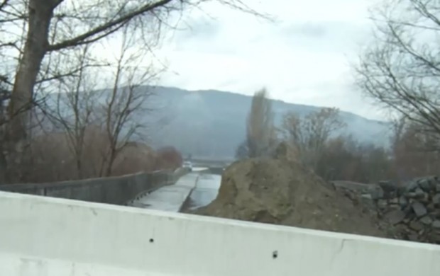 TD През декември 2021 г мостът до Благоевградското село Покровник който води