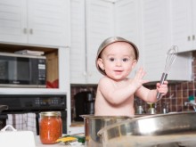 От днес бургаските майки ще купуват ваучери за храна от Детска млечна кухня онлайн