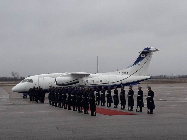 TD Самолетът на австрийската делегация кацна на летище Пловдив предаде репортер