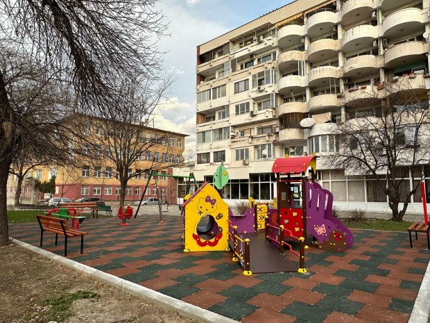 Нова детска площадка в Пловдив