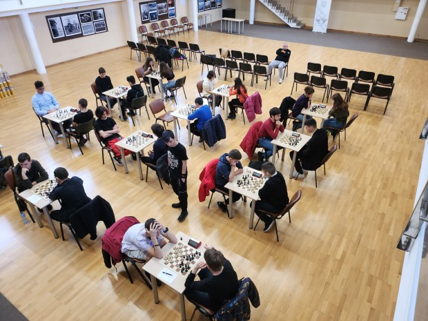 Приключиха Общинските ученически игри в спортовете шахмат и хандбал във Варна