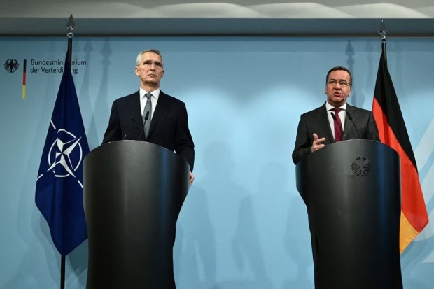 Генералният секретар на НАТО Йенс Столтенберг призова във вторник съюзниците