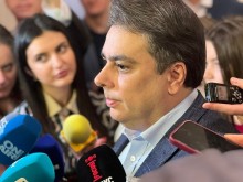 Асен Василев: Работим активно с ДБ, така че да се получи обединение