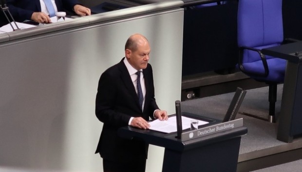 Шолц: Германия ще продължи да следи НАТО да не се превърне в страна по конфликта в Украйна