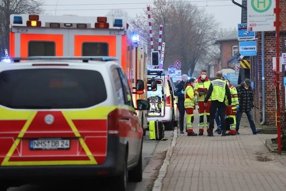 Двама загинали и няколко ранени при нападение с нож във влак в Германия