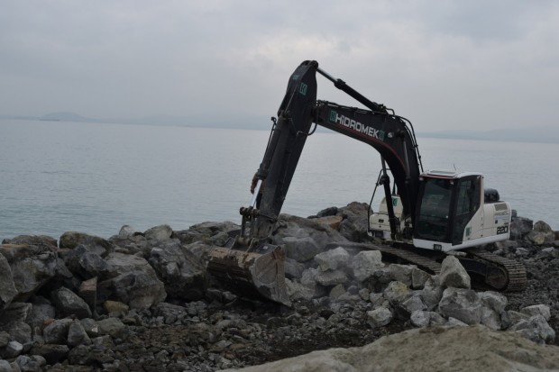 </TD
>След успешно изградените три лодкостоянки, Община Бургас започна изграждането на