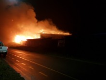 Изгоря бивша дискотека в Морската градина, има пострадал