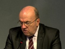 Министър Милков: Все по-трудно става организирането на изборите в чужбина